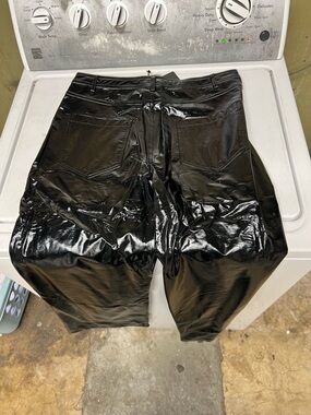 ❤️Shiny Black Patent Faux Leather Pants. Nordstrom bought 🕶️ NWT size large.